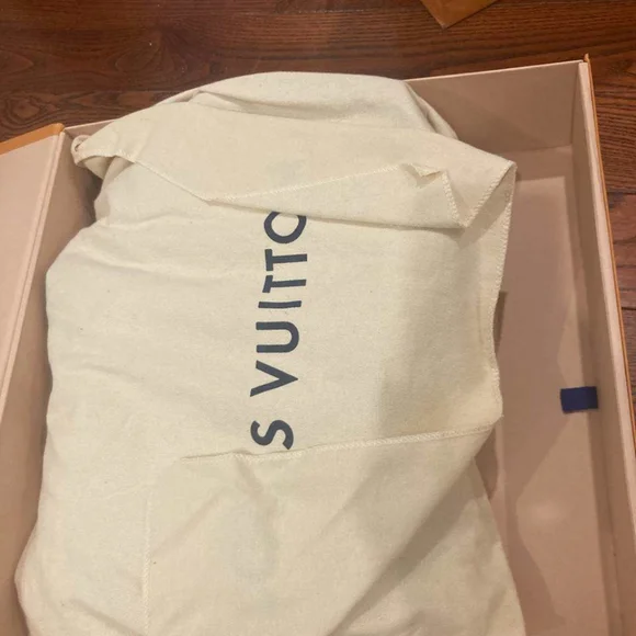 Louis Vuitton Bag - Picture 2 of 4